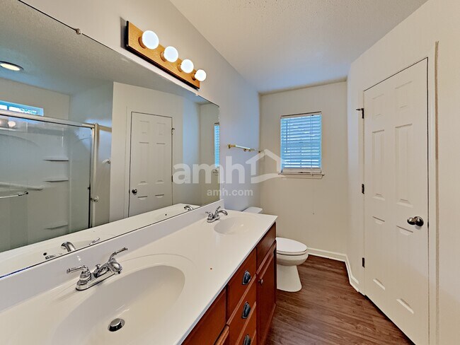 Building Photo - 1768 Merritt St