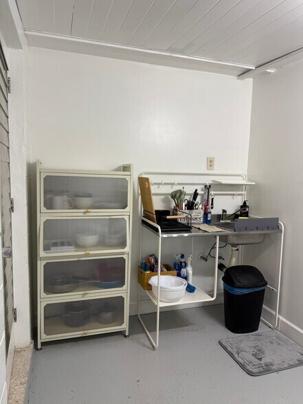 Building Photo - 5121 Dove Dr