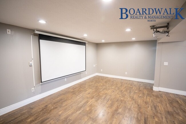 Building Photo - Amazing 4 Bed Rambler in Syracuse