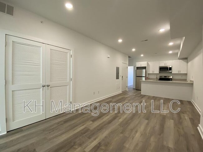 Building Photo - 709 N 44th St