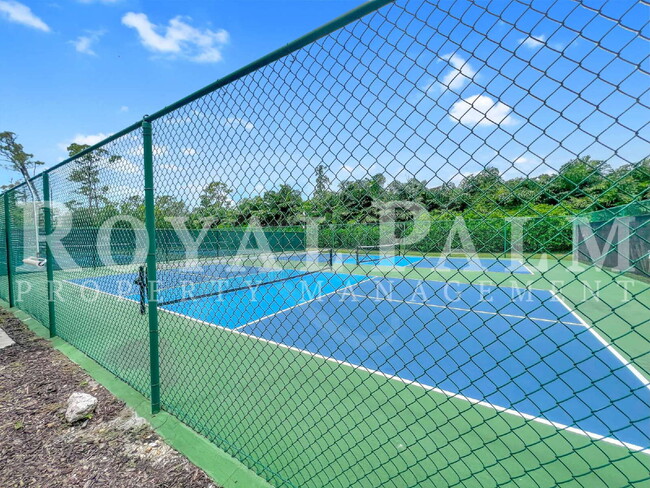 Building Photo - 3BR Home in The Forest — Renovated Elegance + One Month Rent Credit if You Apply by January 15th!