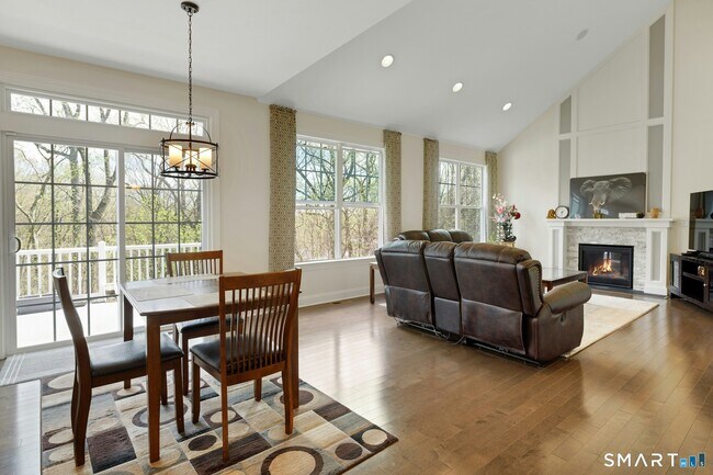 Building Photo - 310 Nutmeg Ln