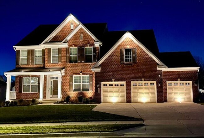 Building Photo - 5808 Savannah Dr