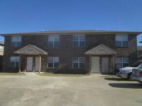 Building Photo - 3204 Hereford Ln