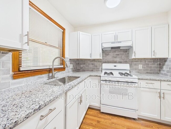 Building Photo - 11307 E 77th Terrace