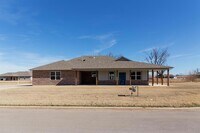 Building Photo - 306 Kirks Holw