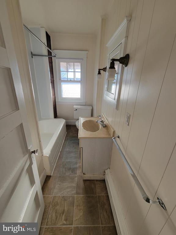 Building Photo - 317 Brower Ave