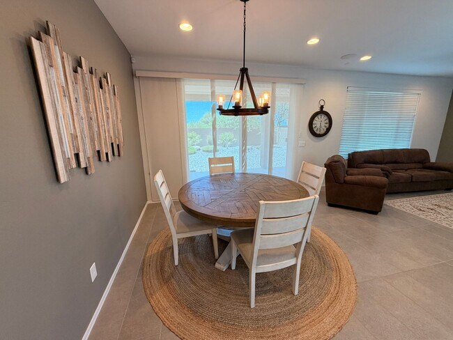 Building Photo - 2 Bed 2 Bath + Den Long-Term Rental in Anthem at Merrill Ranch!