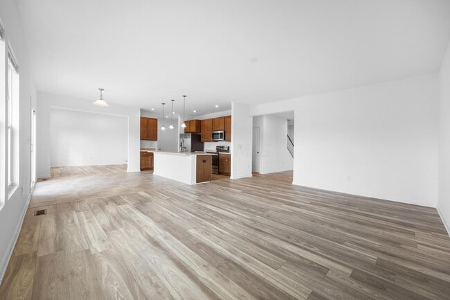 Building Photo - 6295 Honey Farm Way