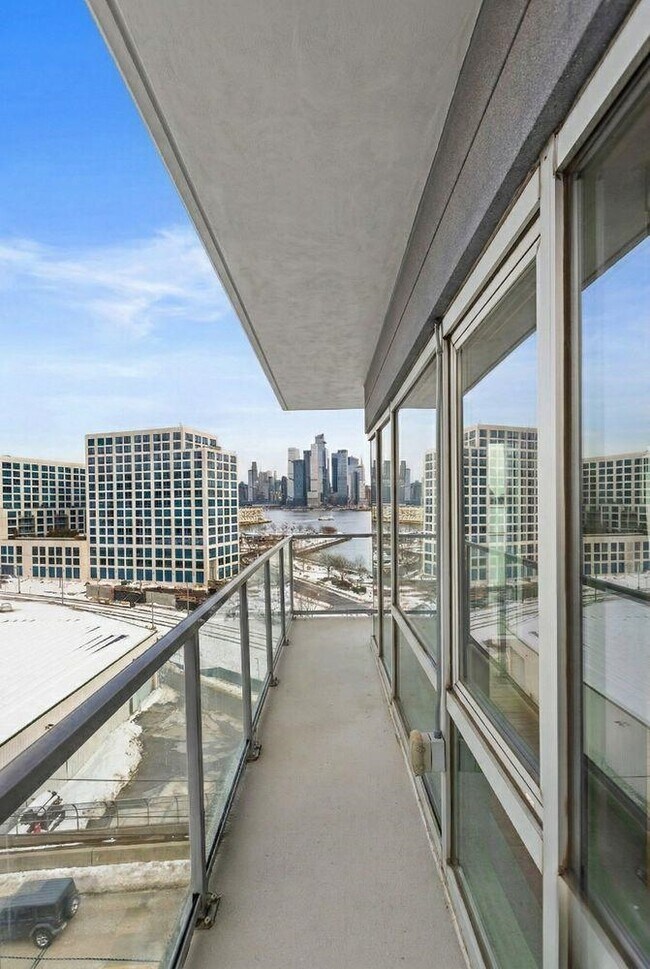 Building Photo - 1700 Park Ave