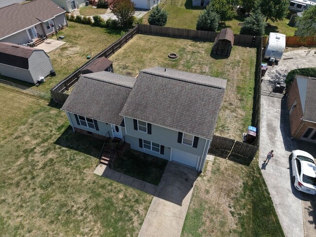 Building Photo - Charming Updated Home in Prime Chesapeake Location – Spacious Layout & Modern Touches!