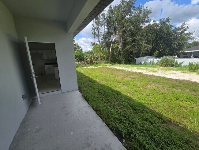 Building Photo - 53 Joan Ave S