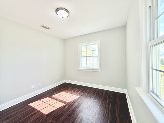 Building Photo - 5506 Staley Dr