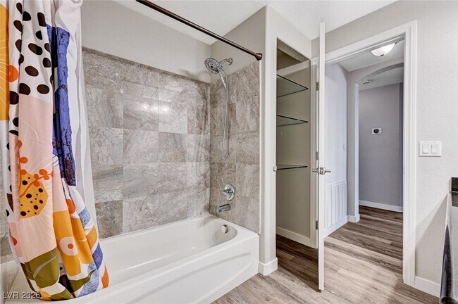 Building Photo - 11850 Tevare Ln