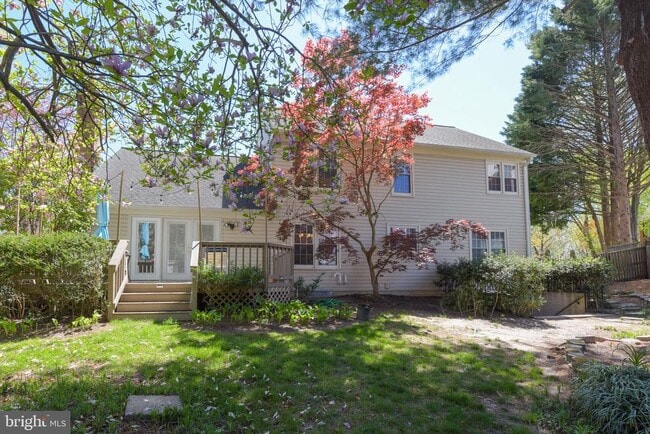 Building Photo - 8104 Creekview Dr