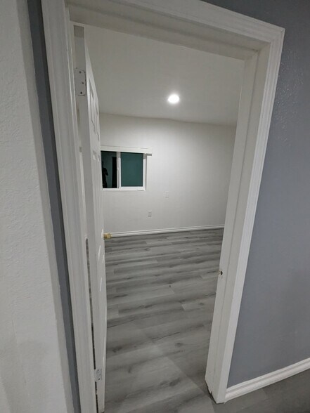 Building Photo - 17201 E Orkney St