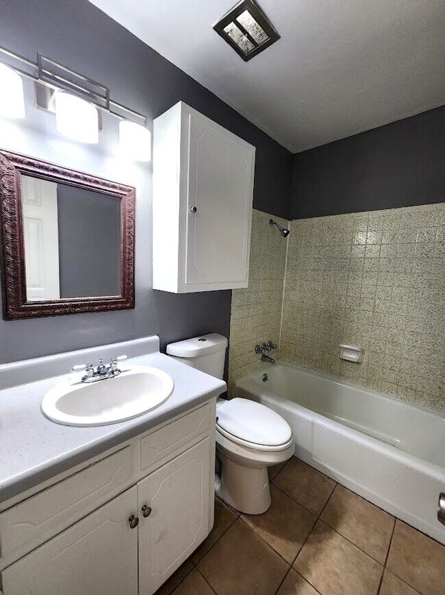 Building Photo - 3 Bed 2.5 Bath Apt NW OKC