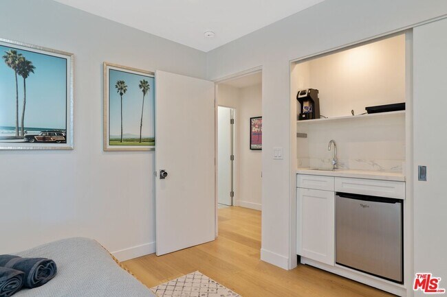 Building Photo - 3632 Beverly Ridge Dr