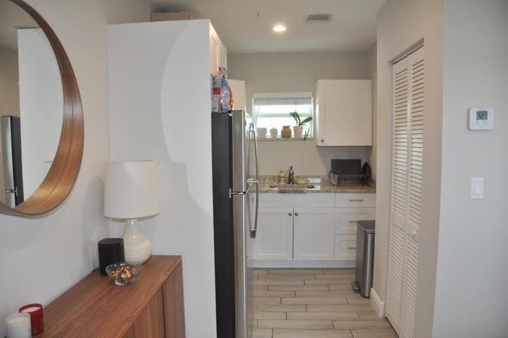 Building Photo - 1216 NW 6th Ct