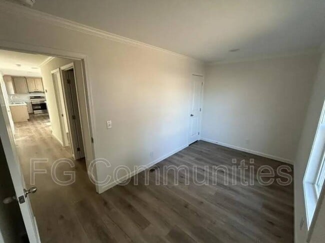 Building Photo - 711 Leasburg Rd