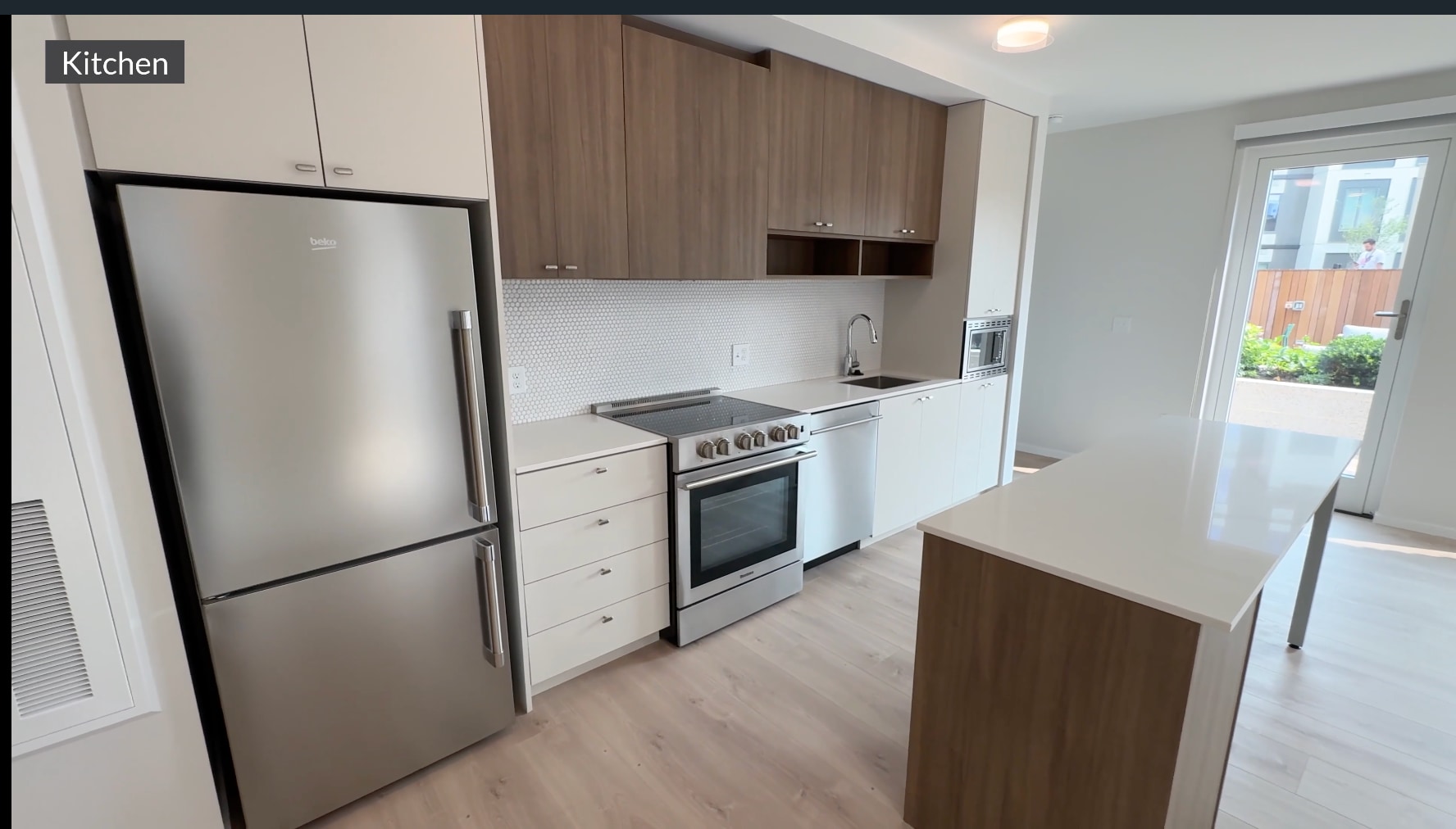 Building Photo - 5 Russell Park