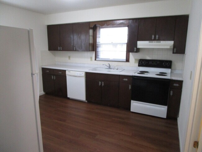 Building Photo - 3109 Pioneer Dr