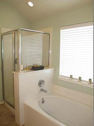 Building Photo - 6218 Menor Crest Dr
