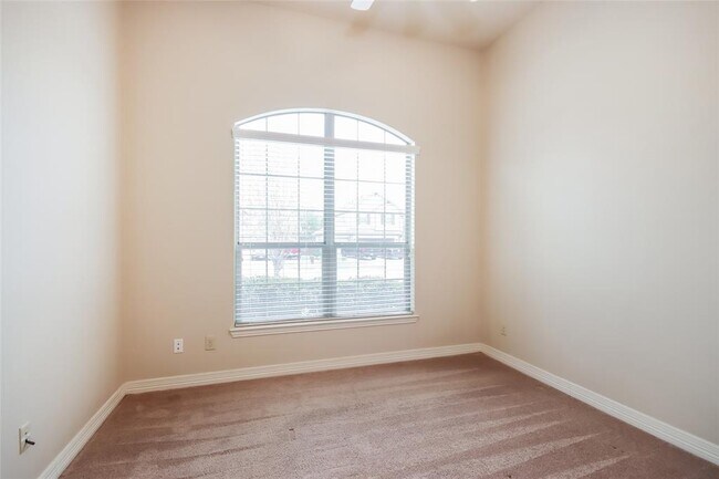 Building Photo - 2038 Lost Pine Ct