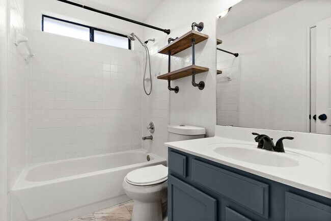 Building Photo - 4803 Topsey Dr