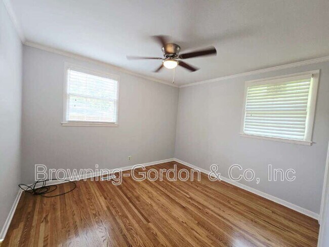 Building Photo - 6468 Thunderbird Dr