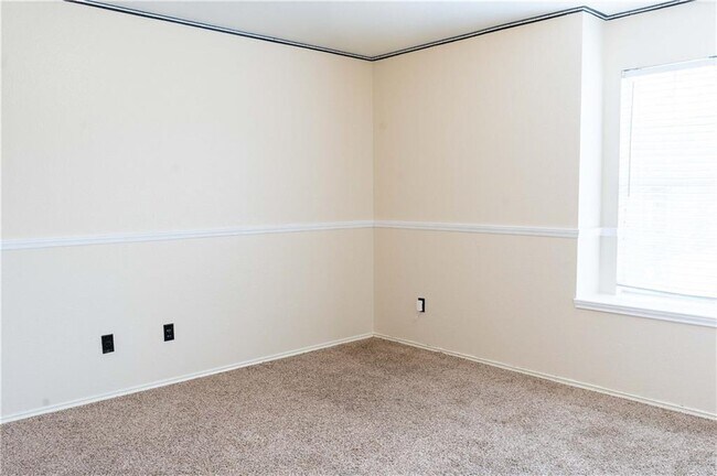 Building Photo - 1608 Diana Dr