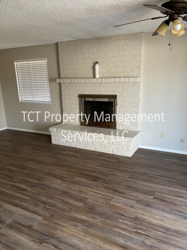 Building Photo - 3 Bed/ 2 Bath in Dobson Ranch