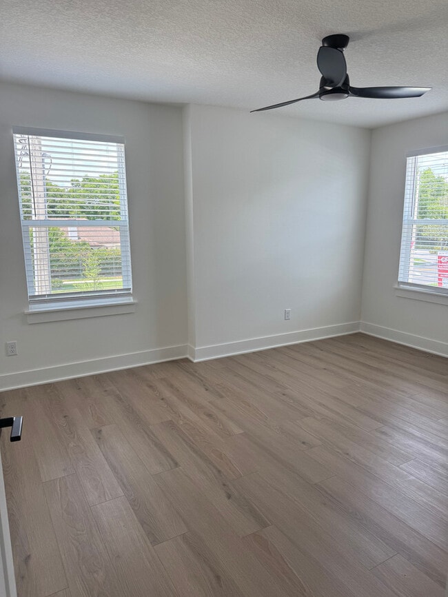 Building Photo - Brand new home