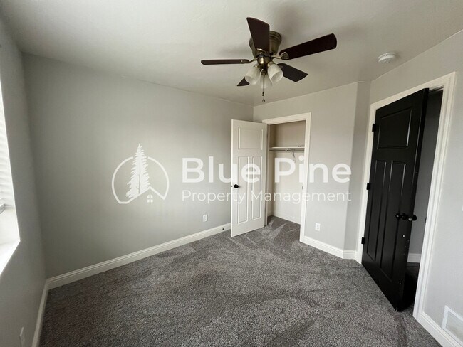 Building Photo - 3688 Shale Ave