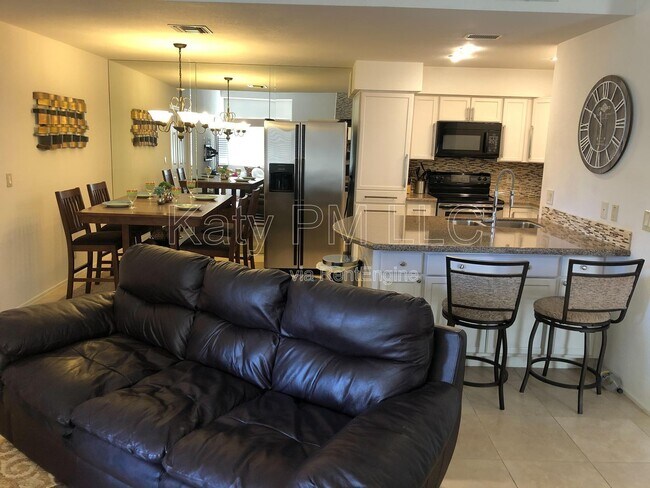 Building Photo - 9708 E Vía Linda