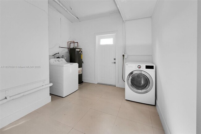 Building Photo - 5990 SW 86th St