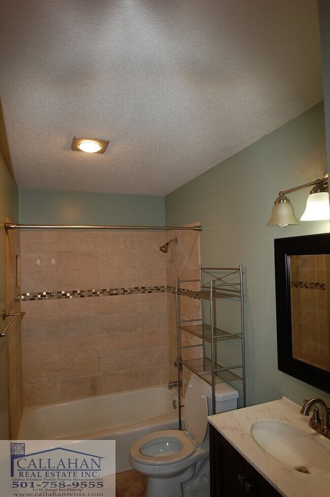 Building Photo - St Charles Little Rock Home