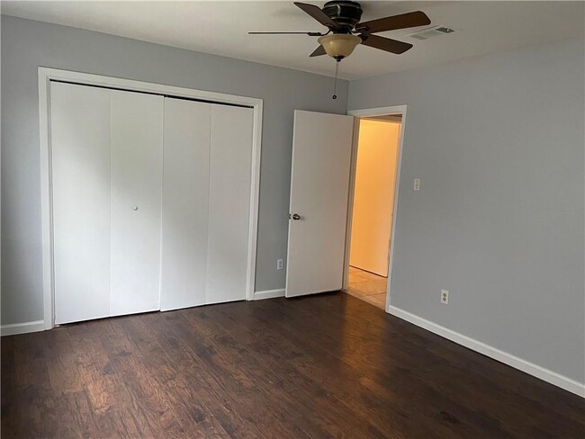 Building Photo - 8303 Gallatin Dr