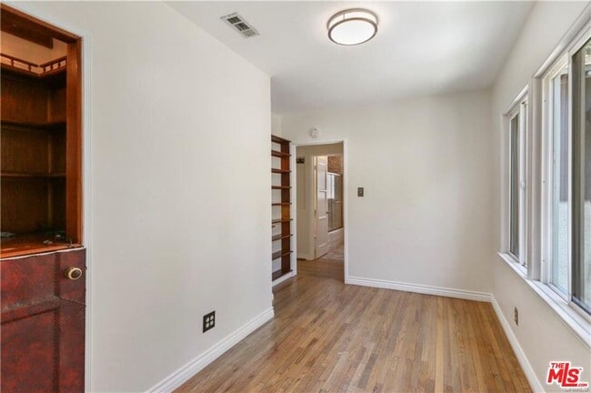 Building Photo - 6244 Simpson Ave