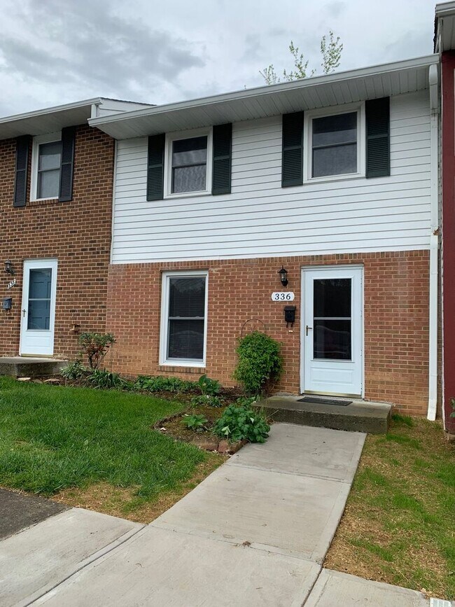 Building Photo - 336 Loudon Rd