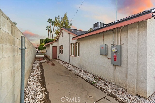 Building Photo - 11377 Gaynor Ave