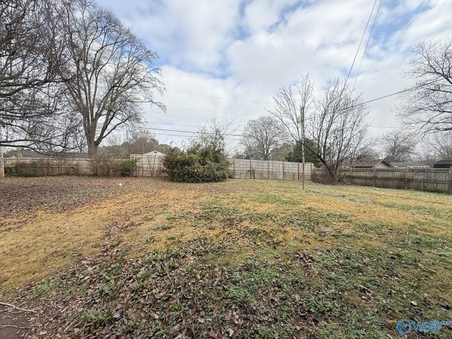 Building Photo - 2106 NW Sullivan Rd