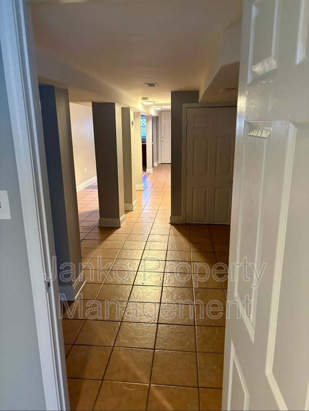 Building Photo - 7249 S Ridgeland Ave