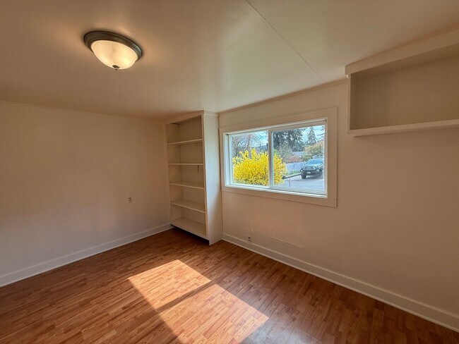 Building Photo - Great South Hills Location