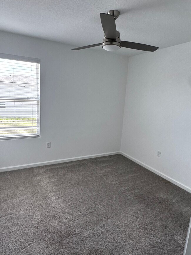 Building Photo - Spacios 4 Bedroom Home for Rent in Orlando - Available NOW!