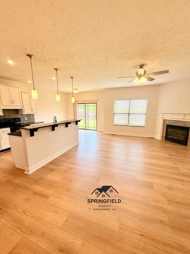 Building Photo - Bent Tree Subdivision - 4 Bedrooms w/ 3 Car Garage