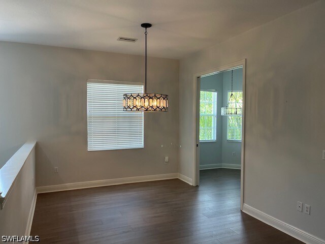 Building Photo - 7842 Hawthorne Dr