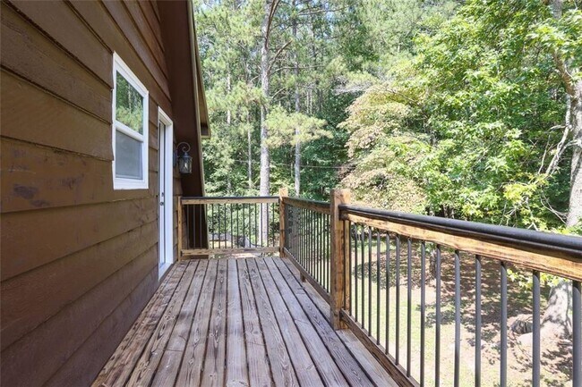 Building Photo - 548 McCurdy Rd