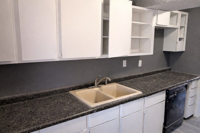 Building Photo - 35 O'Sage Ave