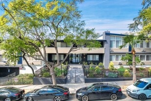 Building Photo - 1253 Havenhurst Drive